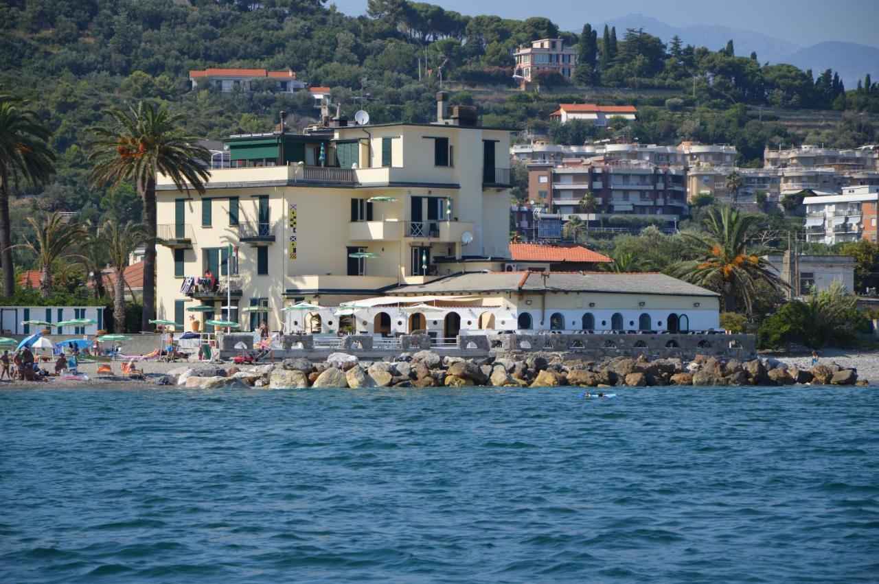 Apart-hotel Miky Albenga